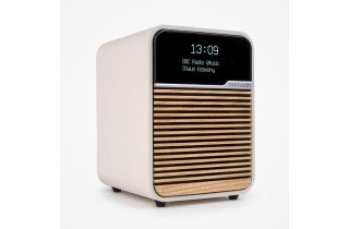 Ruark Audio R1 Mk4 Bluetooth Radio - Light Cream Lacquer with Ash Grille